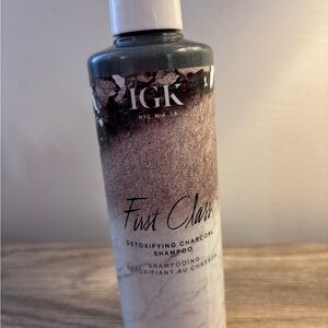 IGK First Class Detoxifying Charcoal Shampoo